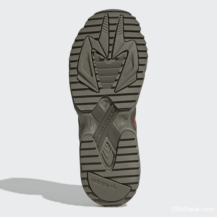 军事风格搭配工装裤绝对酷毙了!adidas Yung-96 Chasm Trail“Raw Khaki”将于9月1日发售! 货号:EE7232