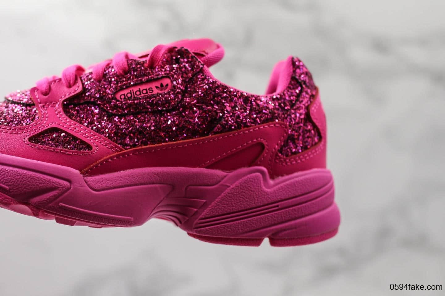 阿迪达斯Adidas Originals Falcon W经典元素夜店亮片粉公司级版本猎鹰复古老爹鞋 货号:BD8077