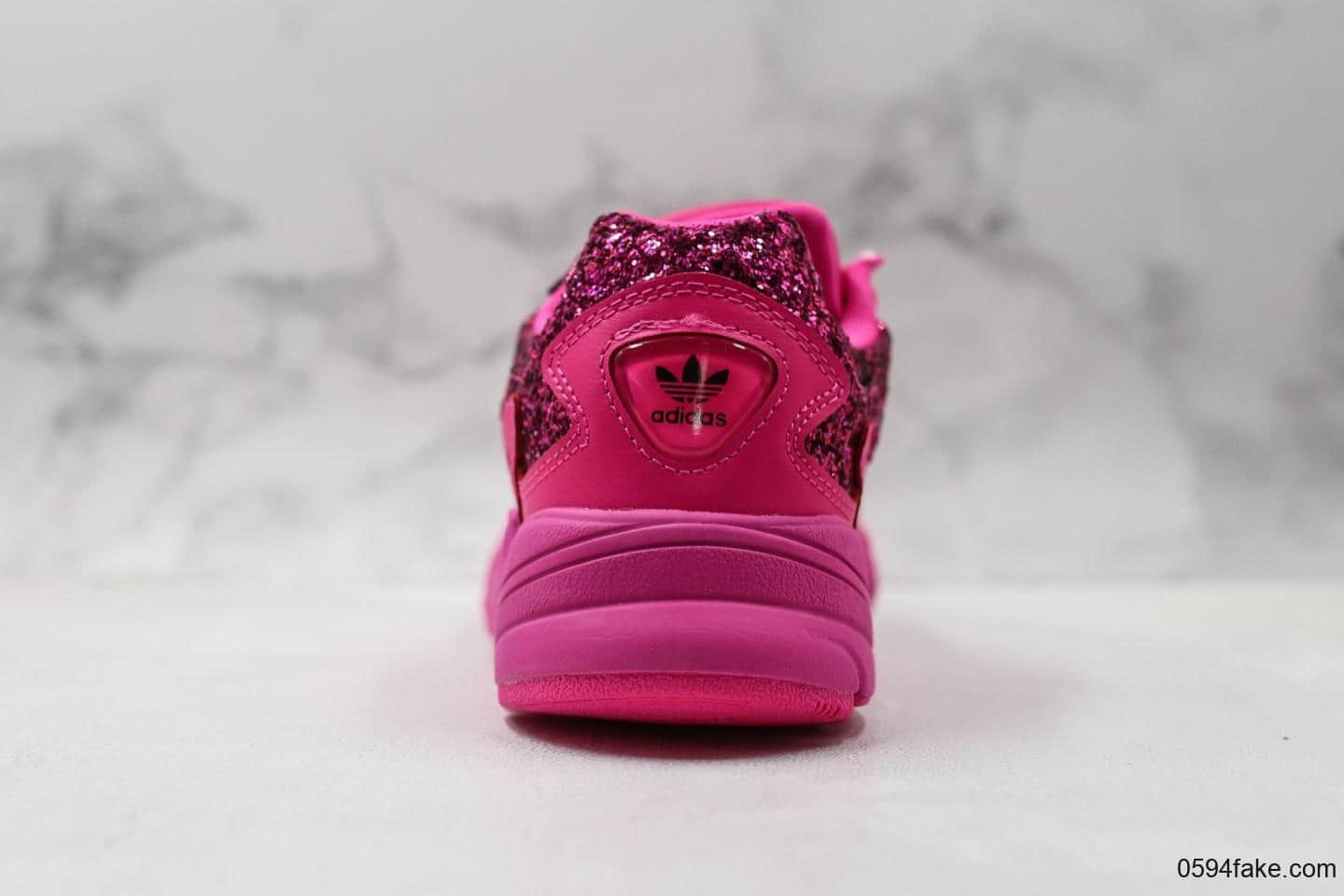 阿迪达斯Adidas Originals Falcon W经典元素夜店亮片粉公司级版本猎鹰复古老爹鞋 货号:BD8077