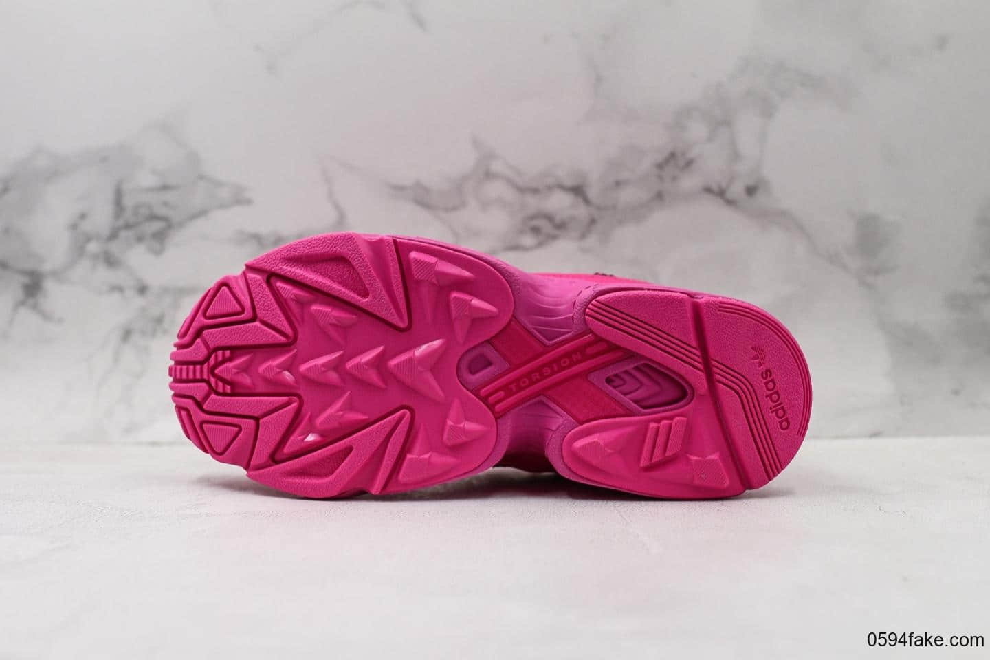 阿迪达斯Adidas Originals Falcon W经典元素夜店亮片粉公司级版本猎鹰复古老爹鞋 货号:BD8077