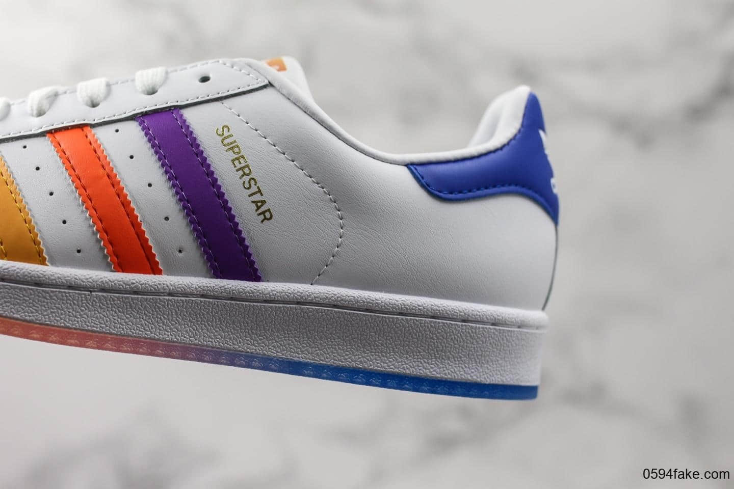 阿迪达斯adidas Superstar II White gradient purple纯原版本贝壳头经典百搭休闲运动板鞋皮革白渐变蓝绿水晶底 货号：EG8133