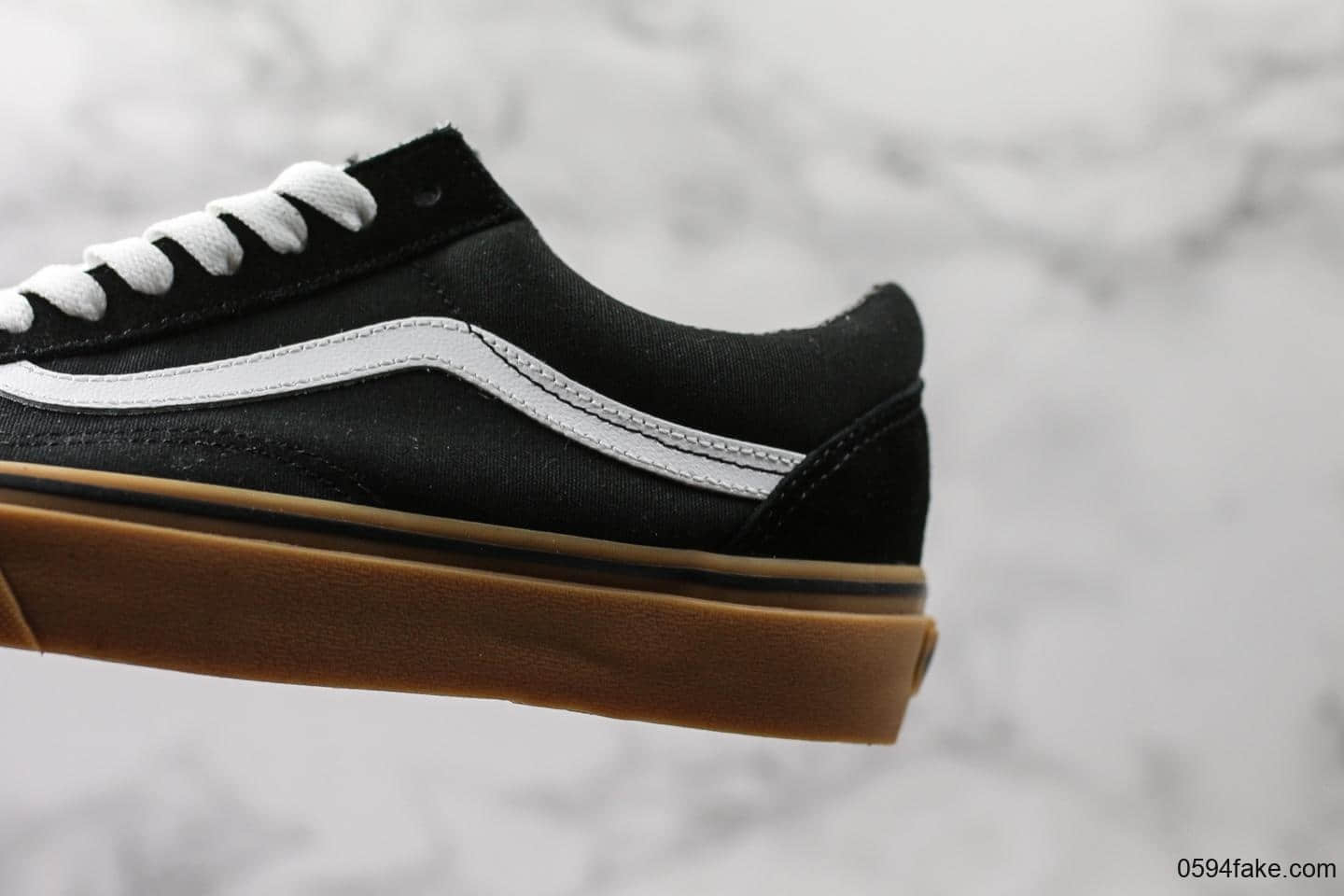 万斯VANS OLD SKOOL正品棕色底黑色经典款帆布鞋生胶底黑白经典男女休闲鞋潮牌滑板鞋 货号:VN0001R1GI6