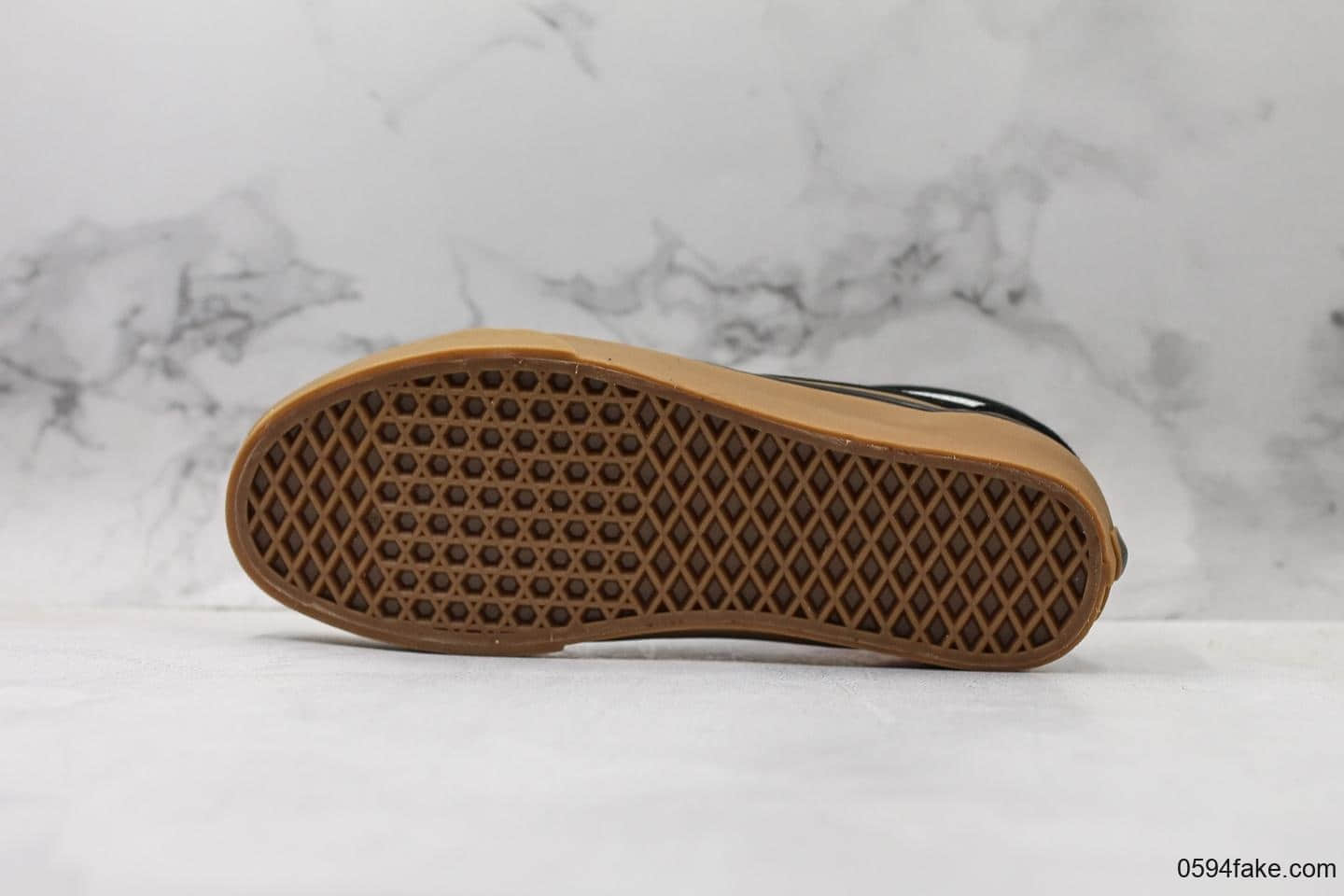 万斯VANS OLD SKOOL正品棕色底黑色经典款帆布鞋生胶底黑白经典男女休闲鞋潮牌滑板鞋 货号:VN0001R1GI6