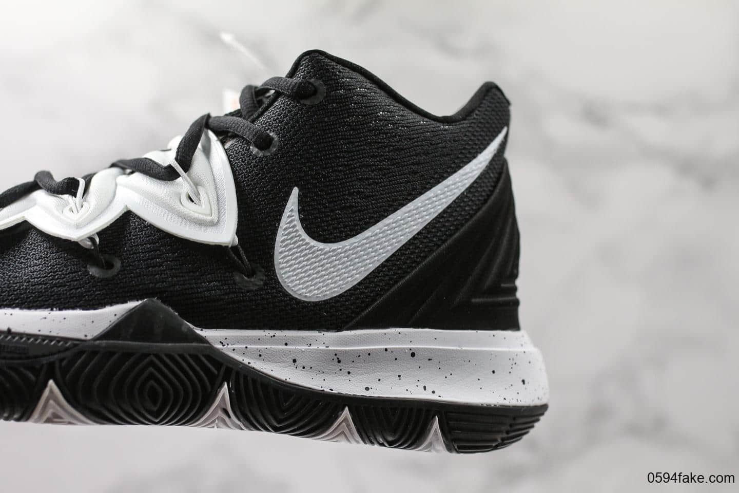 耐克Nike Kyrie 5欧文5纯原正确原楦版本内置气垫实战篮球鞋原盒原标完美细节内置ZOOM气垫 货号:AO2919-903