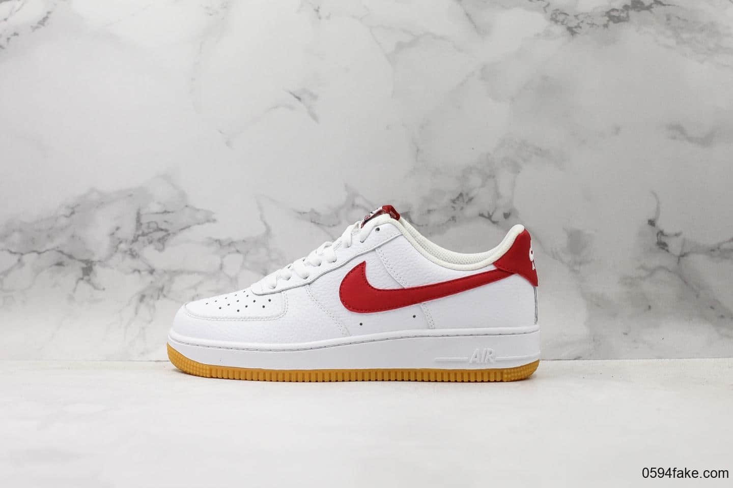 耐克Nike Air Force 1 '07 Low White Gum Blue Void公司级版本海外限定配色白红内置全掌air sole气垫硬质牛剖层移膜革 货号:CI0057-101