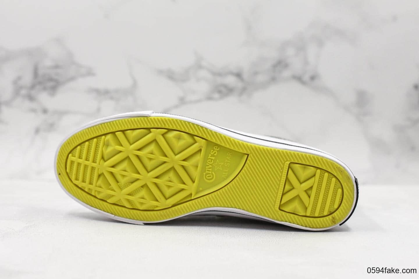 匡威Converse Chuck Taylor All Star I Stand For High White Black Fresh Yellow真标硫化版本明星黑白拼接帆布鞋 货号:165710C