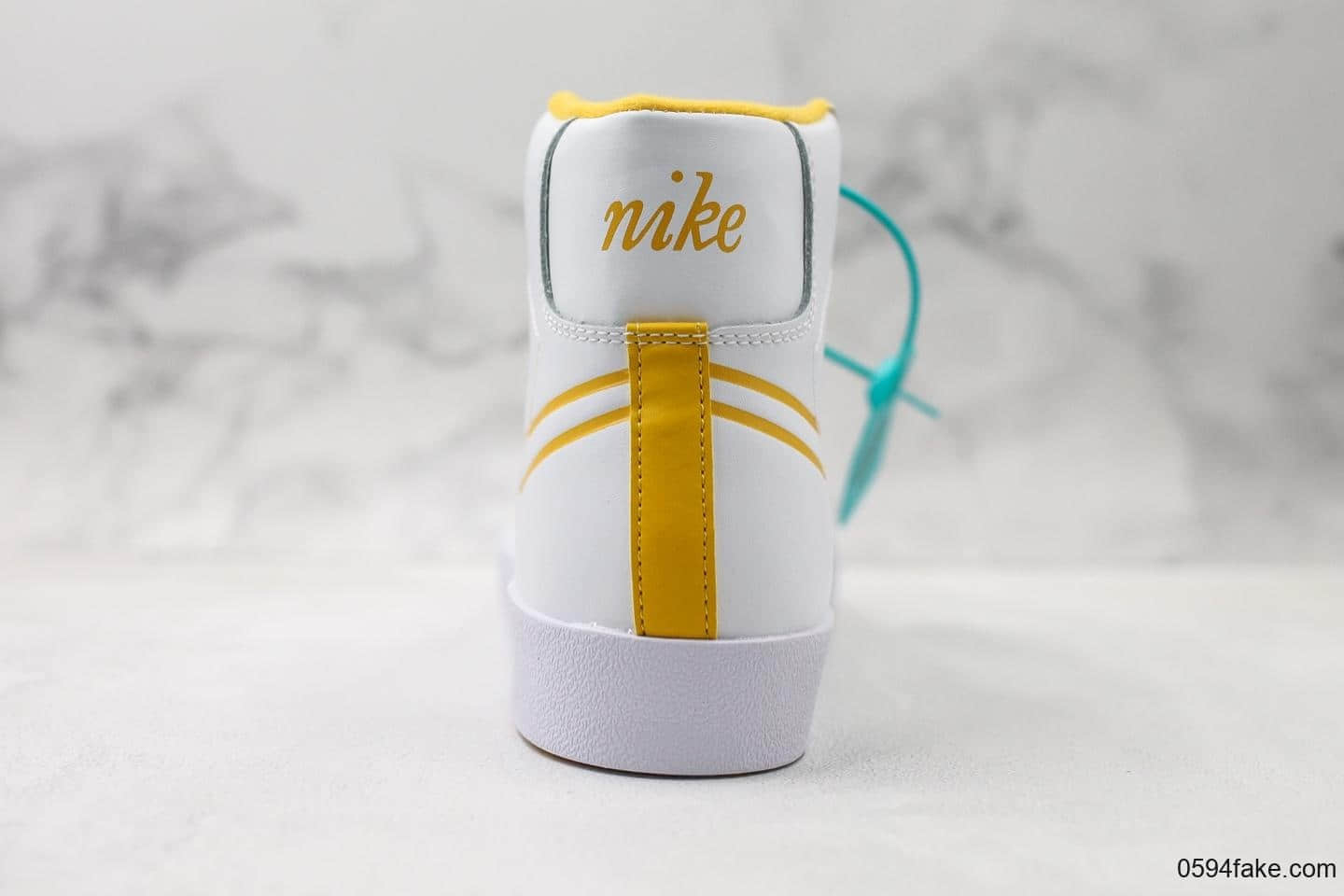 耐克Nike W Blazer Mid ‘77 Vntg WE Suede公司级高帮开拓者彩白黄镭射鞋垫搭配后跟like Zoom Air气垫 货号:CJ3643-100