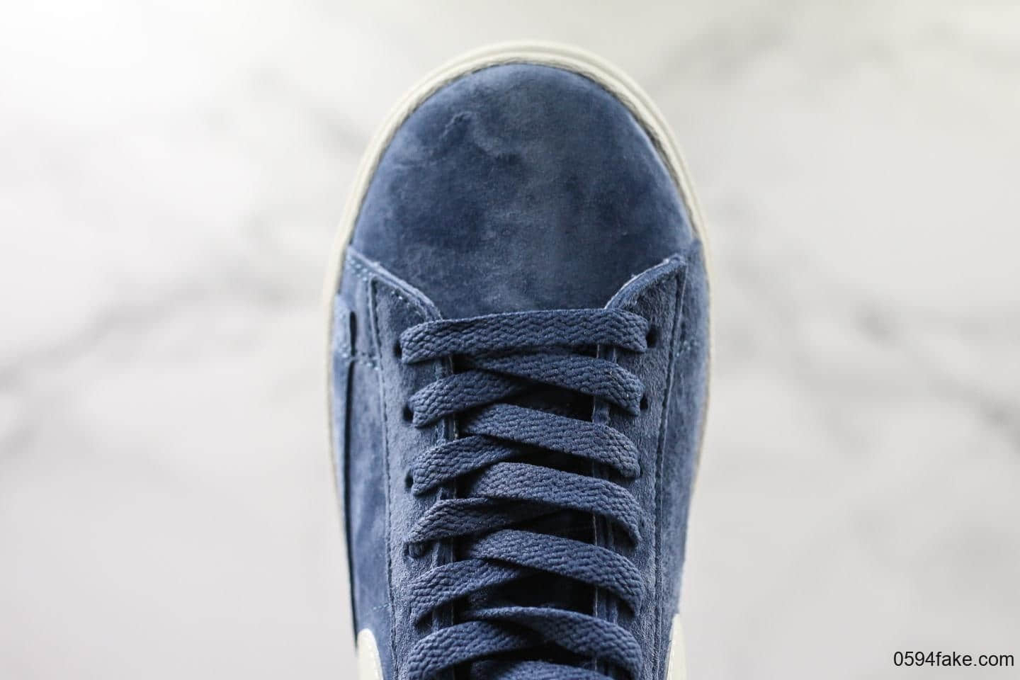 耐克Nike Blazer Mid Vintage Suede公司级版本高帮休闲板鞋结合Zoom Air 缓震配置和柔韧橡胶外底 货号:917862-400