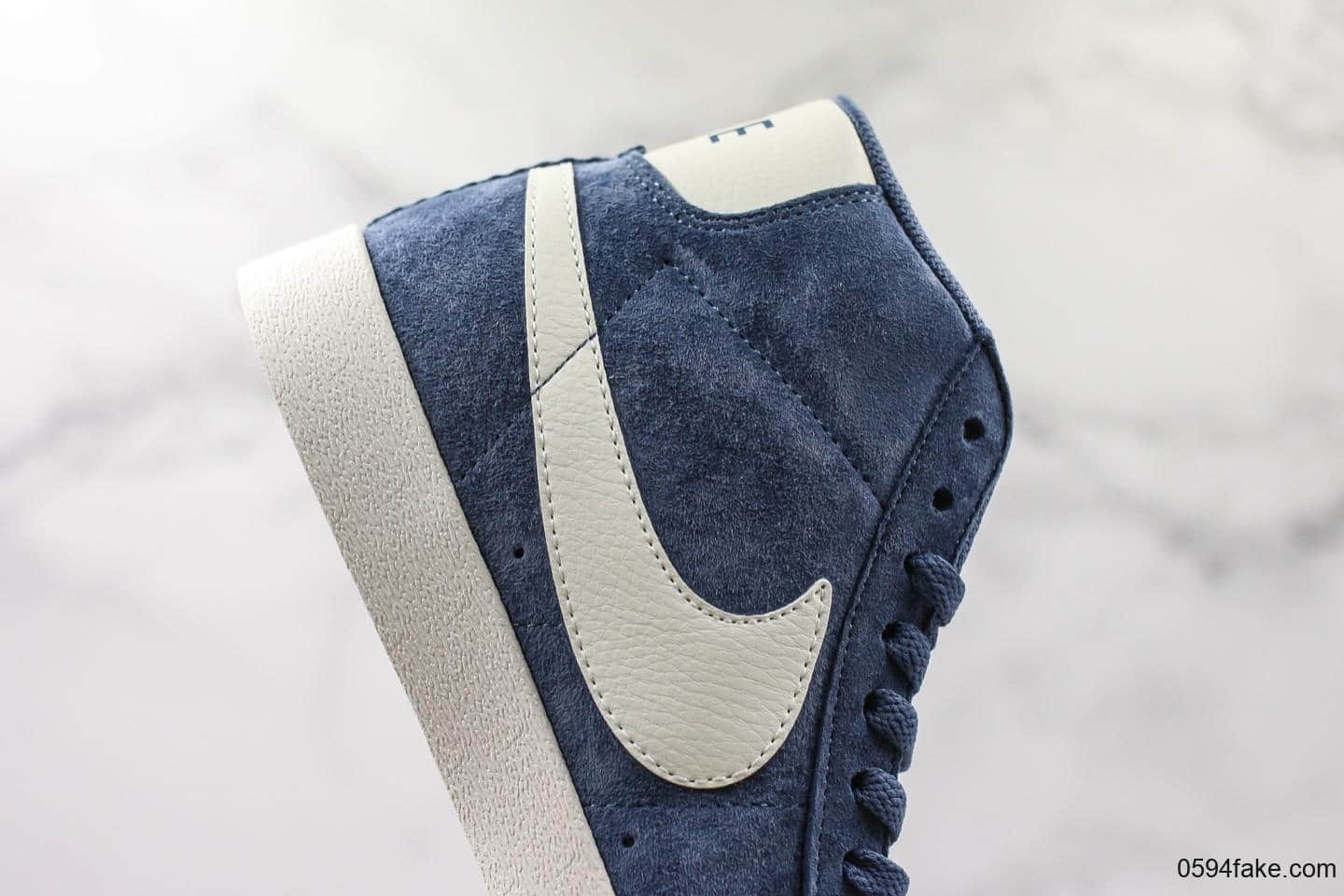 耐克Nike Blazer Mid Vintage Suede公司级版本高帮休闲板鞋结合Zoom Air 缓震配置和柔韧橡胶外底 货号:917862-400