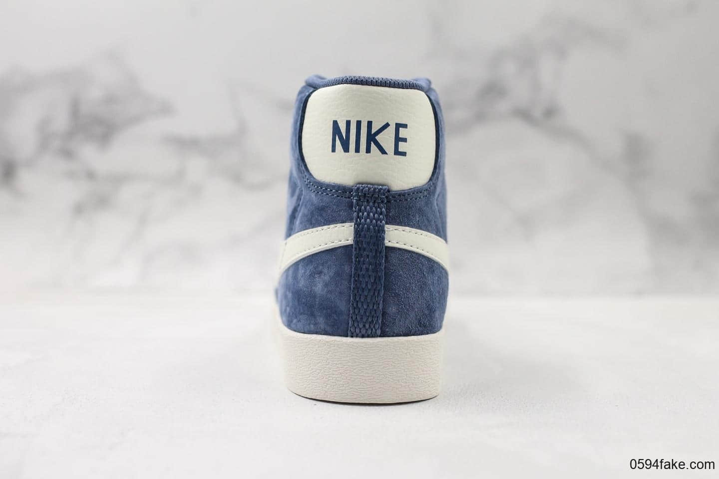 耐克Nike Blazer Mid Vintage Suede公司级版本高帮休闲板鞋结合Zoom Air 缓震配置和柔韧橡胶外底 货号:917862-400