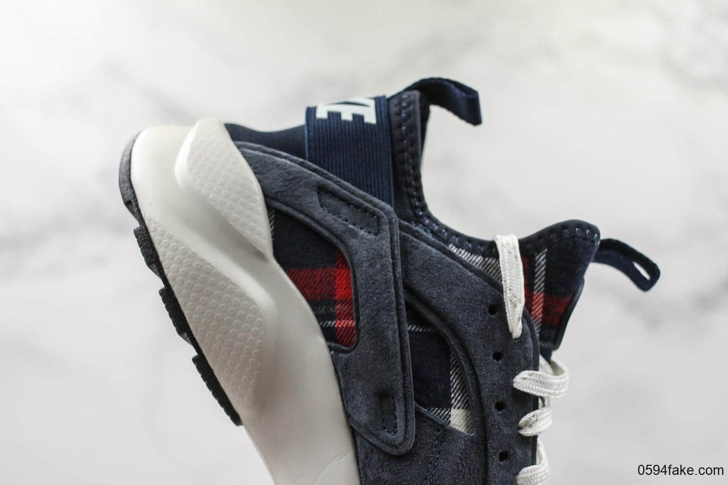 耐克Nike Air Huarache Ultra Suede ID纯原版本华莱士四代顶级猪八革材质秋冬新款内置气垫 货号:AH6809-404