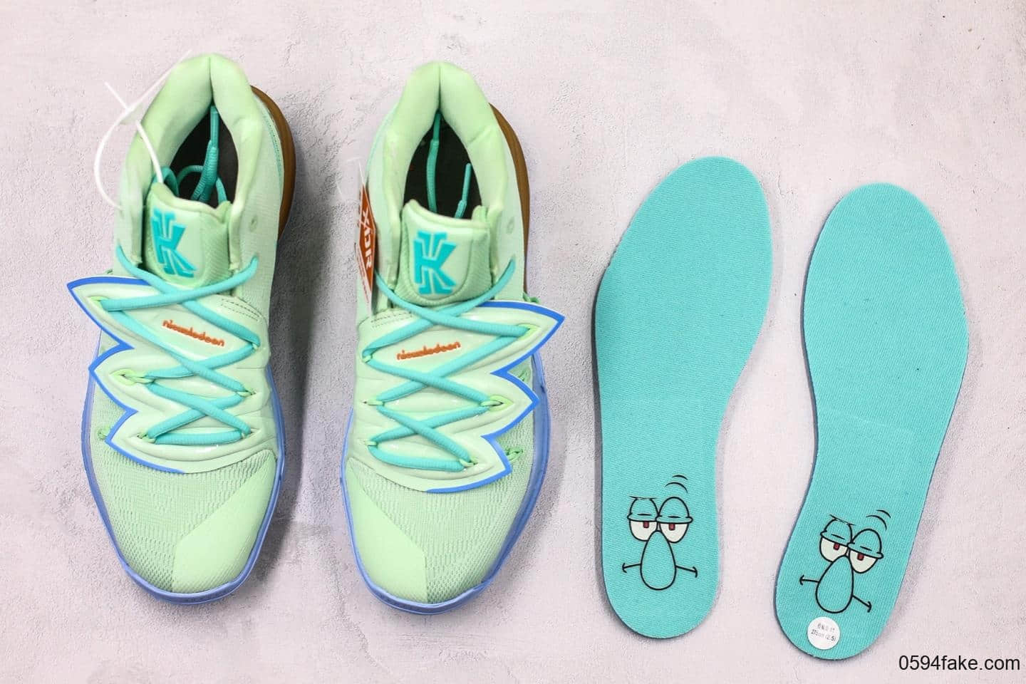 耐克Nike KYRIE 5 x SpongeBob灭世纯原版本欧文5章鱼哥配色唯一内置真Zoom Turbo气垫原厂Ortholite欧斯莱鞋垫 货号：CJ6951-300