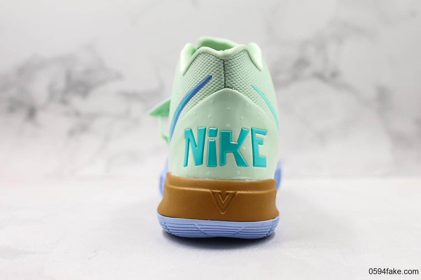 耐克Nike KYRIE 5 x SpongeBob灭世纯原版本欧文5章鱼哥配色唯一内置真Zoom Turbo气垫原厂Ortholite欧斯莱鞋垫 货号：CJ6951-300