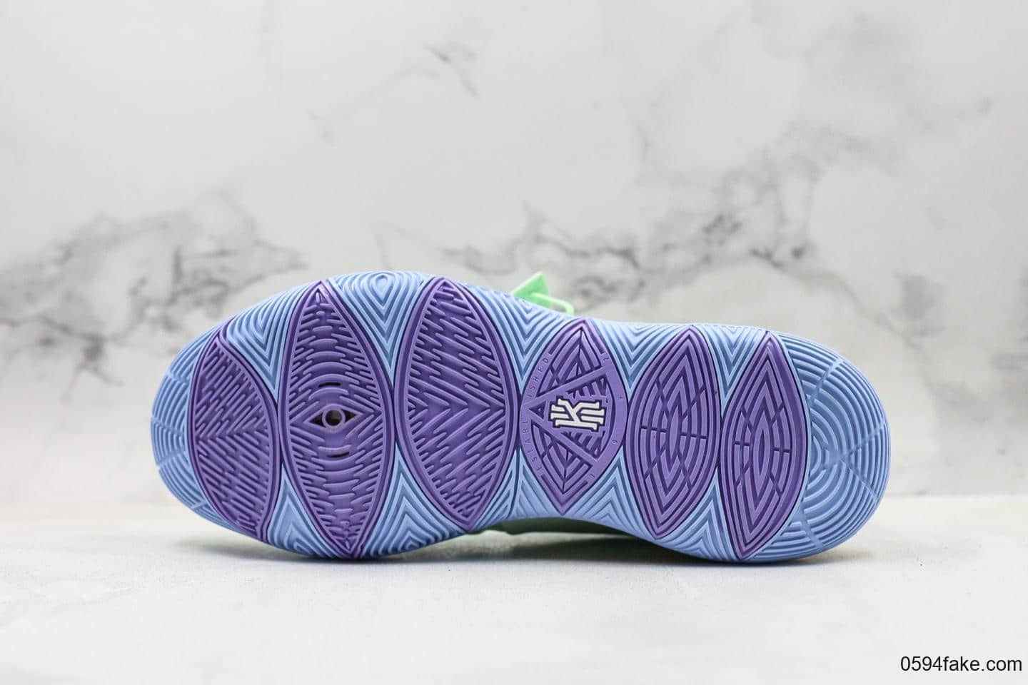 耐克Nike KYRIE 5 x SpongeBob灭世纯原版本欧文5章鱼哥配色唯一内置真Zoom Turbo气垫原厂Ortholite欧斯莱鞋垫 货号：CJ6951-300