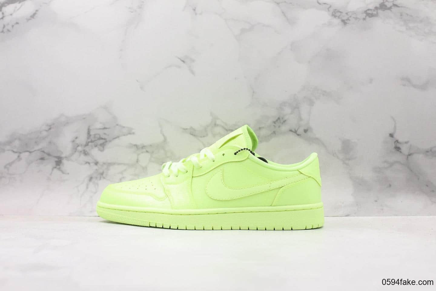 耐克Nike Wmns Air Jordan 1 Ret Hi Prem纯原版本低帮AJ1反光荧光绿柠檬绿时尚运动篮球板鞋 货号:CJ7891-700