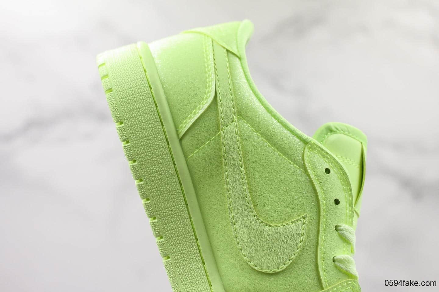 耐克Nike Wmns Air Jordan 1 Ret Hi Prem纯原版本低帮AJ1反光荧光绿柠檬绿时尚运动篮球板鞋 货号:CJ7891-700