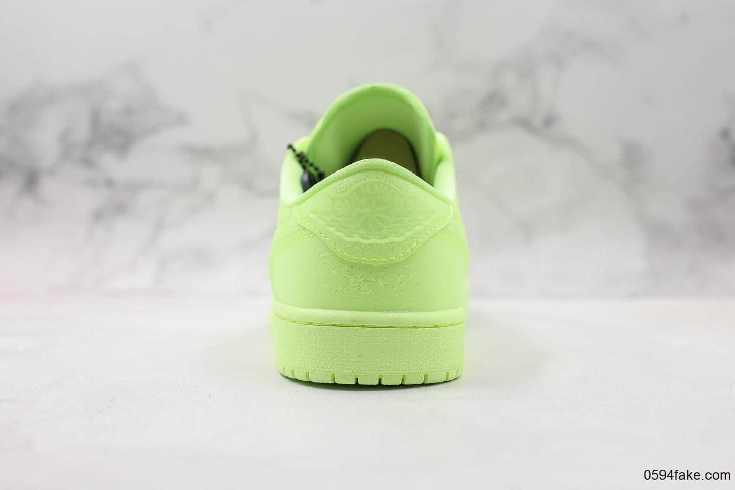 耐克Nike Wmns Air Jordan 1 Ret Hi Prem纯原版本低帮AJ1反光荧光绿柠檬绿时尚运动篮球板鞋 货号:CJ7891-700