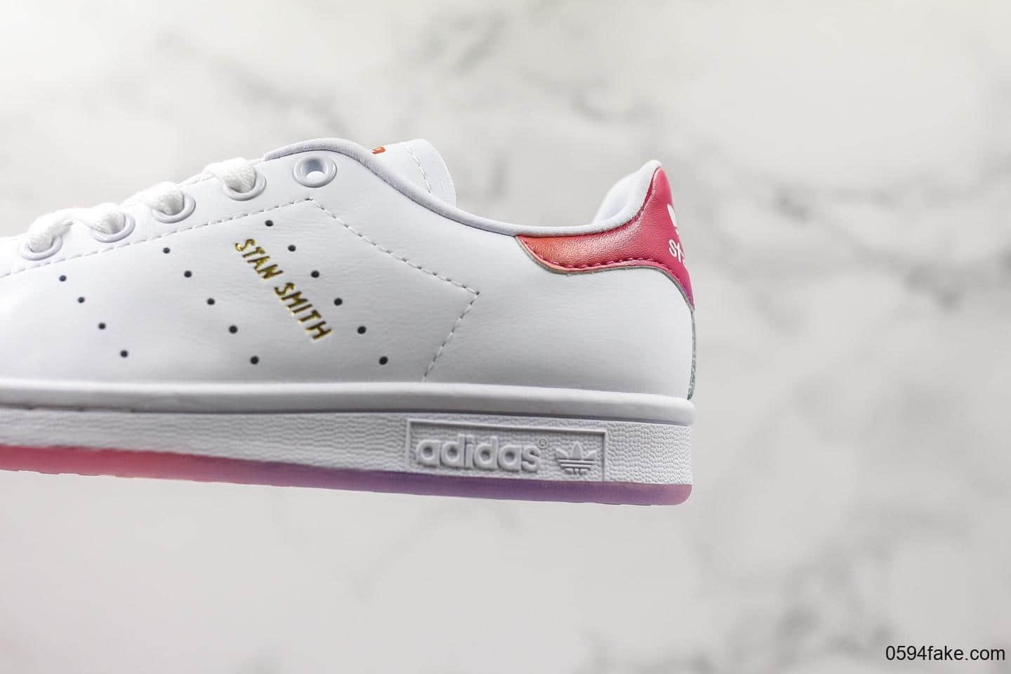 阿迪达斯Adidas STAN SMITH公司级版本史密斯高密度EVA发泡软中底拉帮工艺渐变红限定配色 货号:EG8133