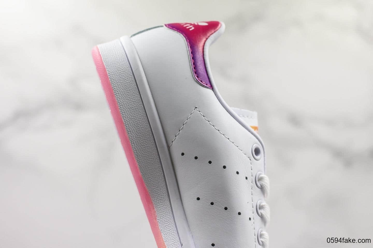 阿迪达斯Adidas STAN SMITH公司级版本史密斯高密度EVA发泡软中底拉帮工艺渐变红限定配色 货号:EG8133