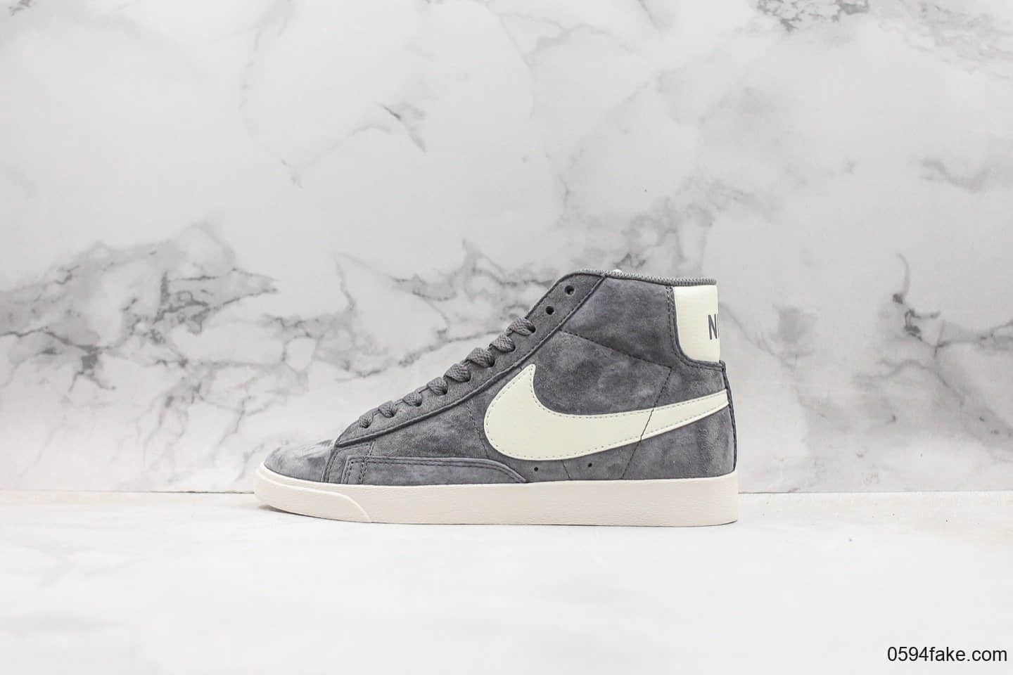 耐克Nike Blazer Mid Vintage Suede开拓者中帮板鞋深灰公司级带半码 搭载Zoom Air缓震科技脚感舒适澎湃 货号:917862-004