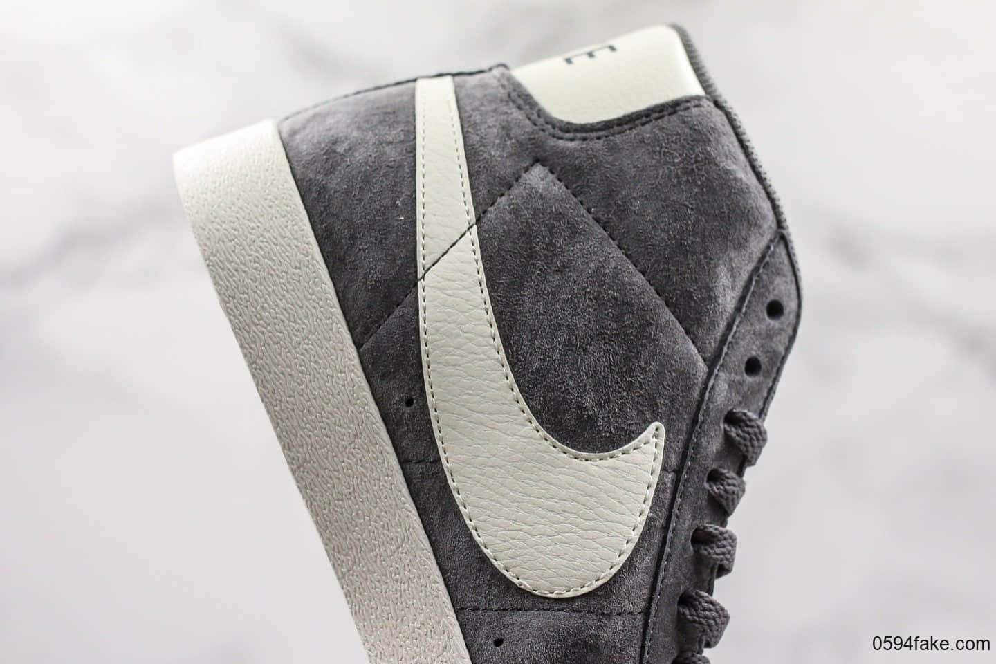 耐克Nike Blazer Mid Vintage Suede开拓者中帮板鞋深灰公司级带半码 搭载Zoom Air缓震科技脚感舒适澎湃 货号:917862-004