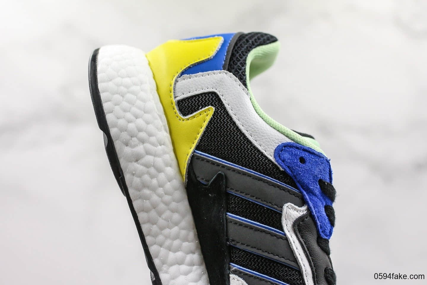 阿迪达斯Adidas Tresc Run Boost火焰爆米花跑鞋网布搭配麂皮拼接打造鞋面全掌Boost科技 货号:FV4710