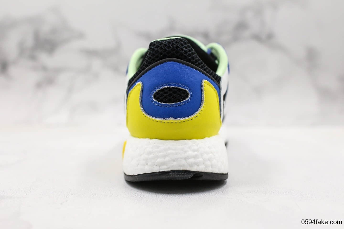 阿迪达斯Adidas Tresc Run Boost火焰爆米花跑鞋网布搭配麂皮拼接打造鞋面全掌Boost科技 货号:FV4710