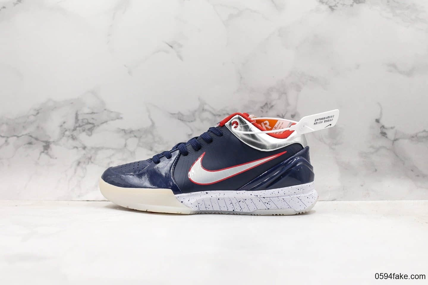 耐克Nike Zoom Kobe 4纯原版本科比4代实战真碳板篮球战靴中底采用LunarliteFoam核心缓震科技 货号:AV6339-014