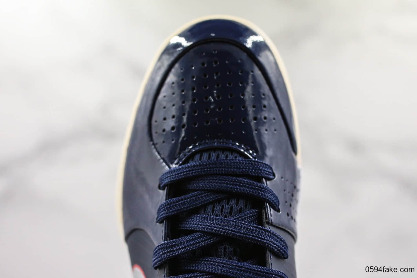 耐克Nike Zoom Kobe 4纯原版本科比4代实战真碳板篮球战靴中底采用LunarliteFoam核心缓震科技 货号:AV6339-014