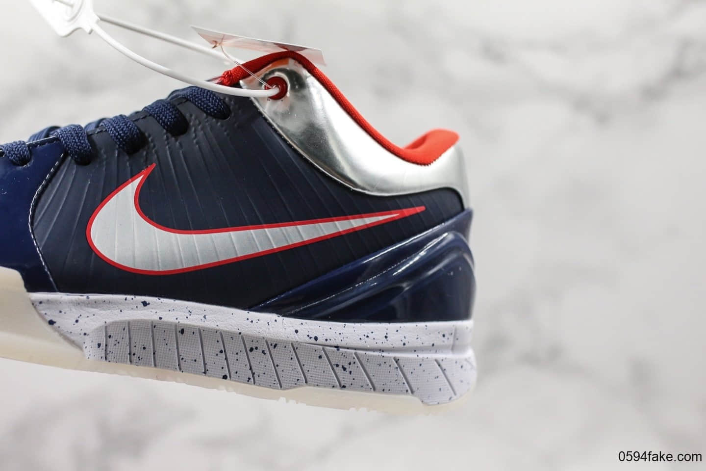 耐克Nike Zoom Kobe 4纯原版本科比4代实战真碳板篮球战靴中底采用LunarliteFoam核心缓震科技 货号:AV6339-014