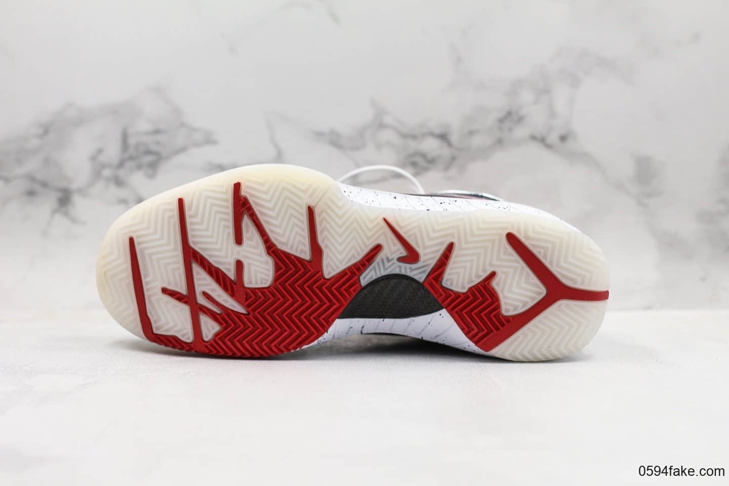 耐克Nike Zoom Kobe 4纯原版本科比4代实战真碳板篮球战靴中底采用LunarliteFoam核心缓震科技 货号:AV6339-014