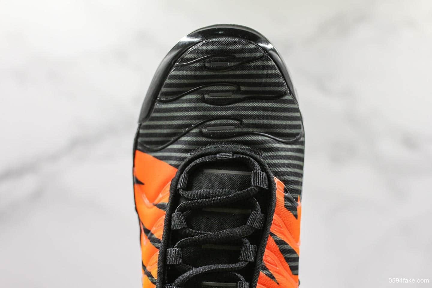 耐克Nike Air Max Plus纯原版本TN老爹鞋原厂气垫原盒原标休闲运动鞋 货号:AT0040-002