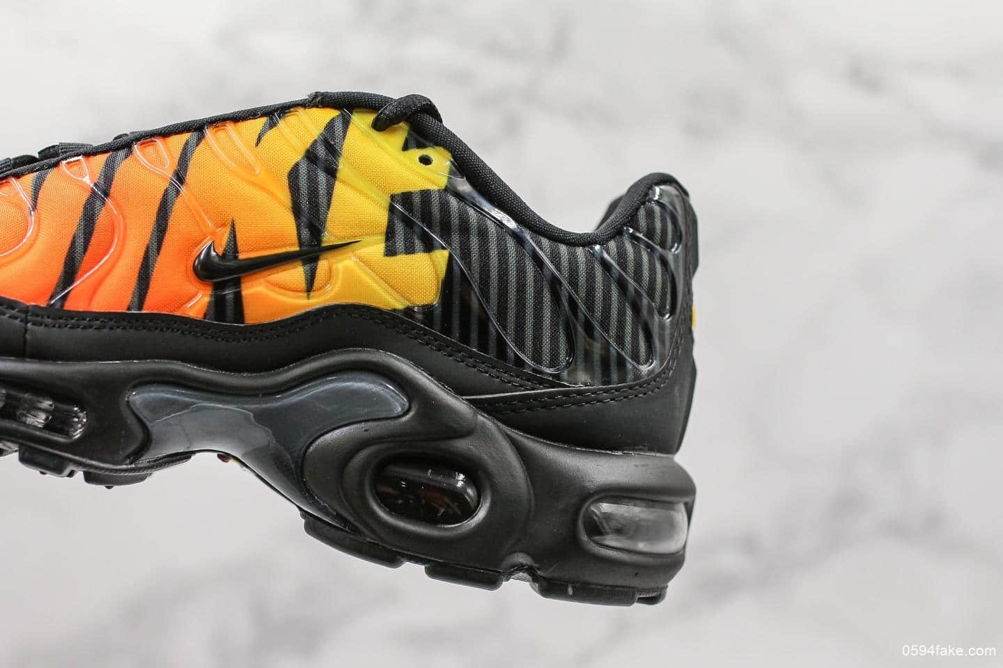 耐克Nike Air Max Plus纯原版本TN老爹鞋原厂气垫原盒原标休闲运动鞋 货号:AT0040-002