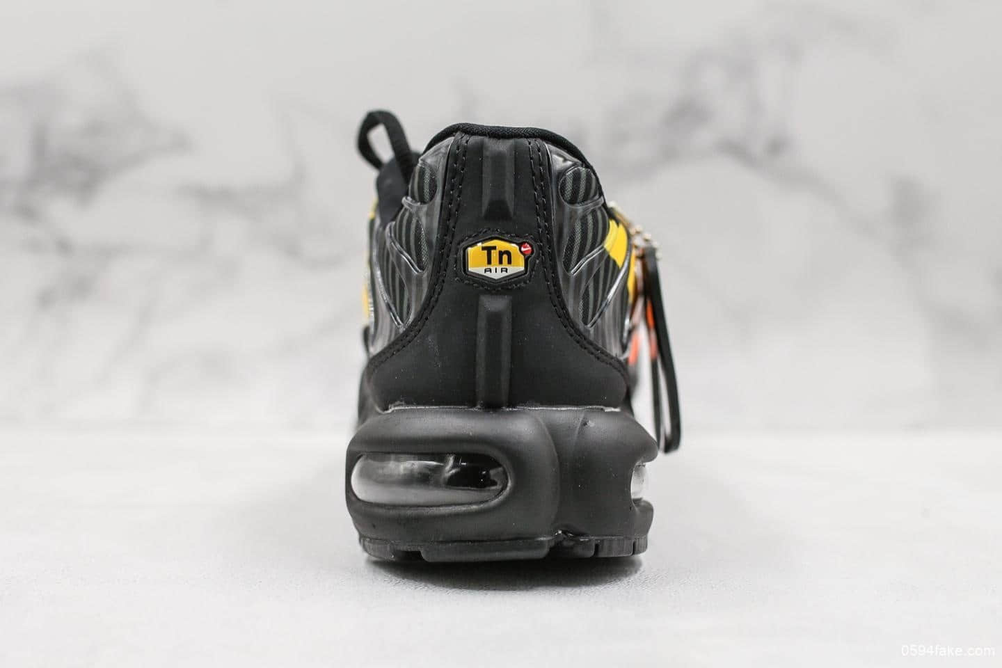 耐克Nike Air Max Plus纯原版本TN老爹鞋原厂气垫原盒原标休闲运动鞋 货号:AT0040-002