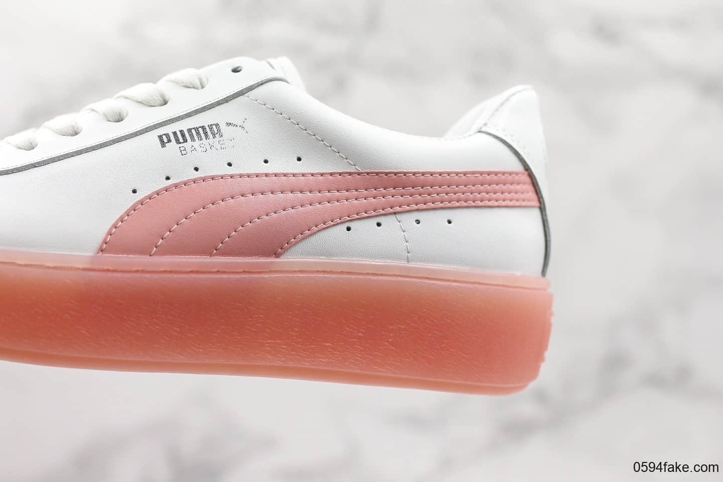 彪马Puma Basket Platform Velour Suede蕾哈娜二代厚底松糕鞋果冻休闲板鞋白粉色纯原优质头层牛皮革 货号:372934