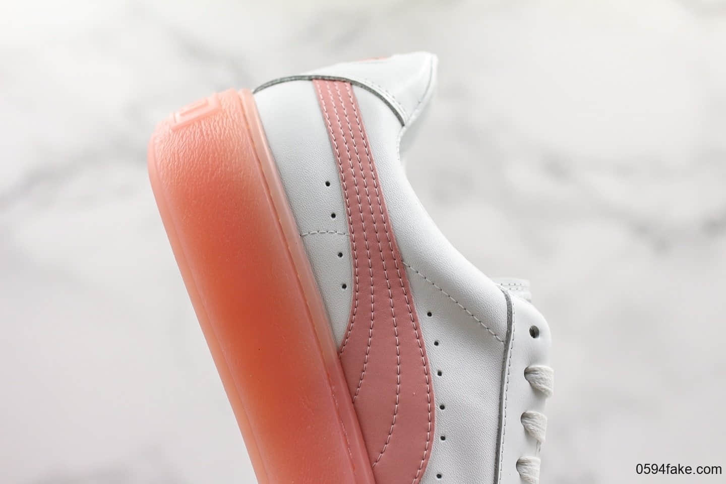 彪马Puma Basket Platform Velour Suede蕾哈娜二代厚底松糕鞋果冻休闲板鞋白粉色纯原优质头层牛皮革 货号:372934