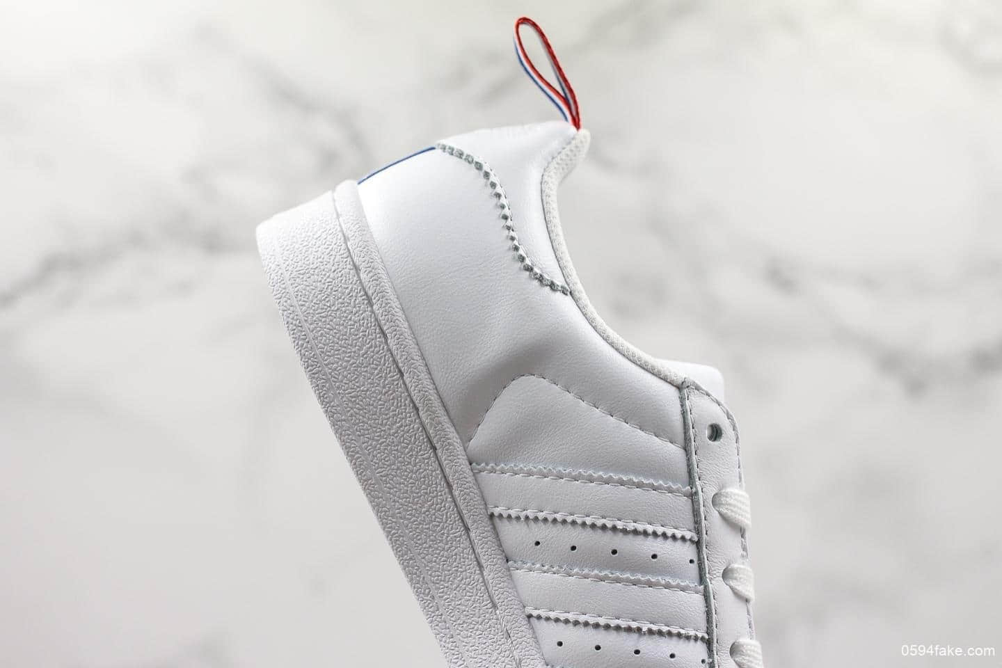 阿迪达斯Adidas SUPERSTAR纯原版本三叶草贝壳头法国限定配色休闲百搭板鞋原厂楦头打造 货号:CG6688