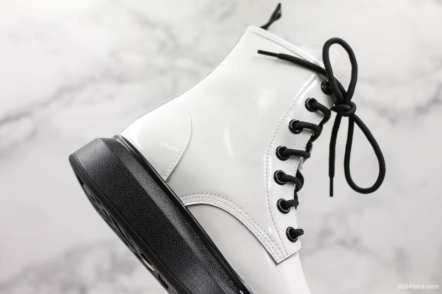 麦昆Mc Queen Cool Girl厚底马丁靴新款19秋冬新款增高系带短靴品牌首款高筒鞋