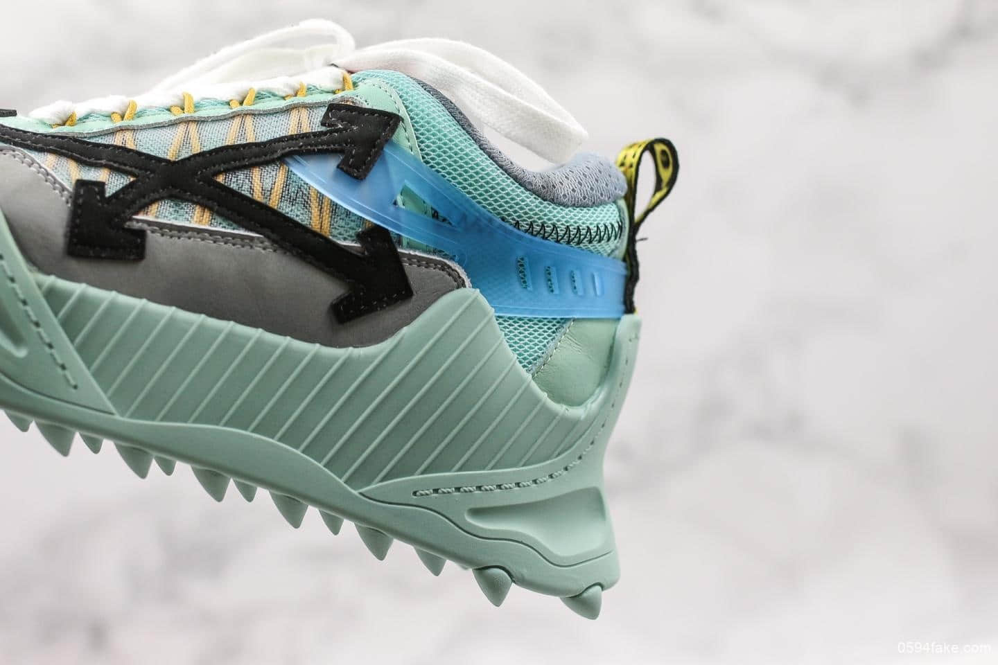 OFF-WHITE c/o ODSY-1000 Sneakers复古登山鞋集合ow所有标志logo溶于鞋中鞋头数码冲孔电脑针车精准数控针距