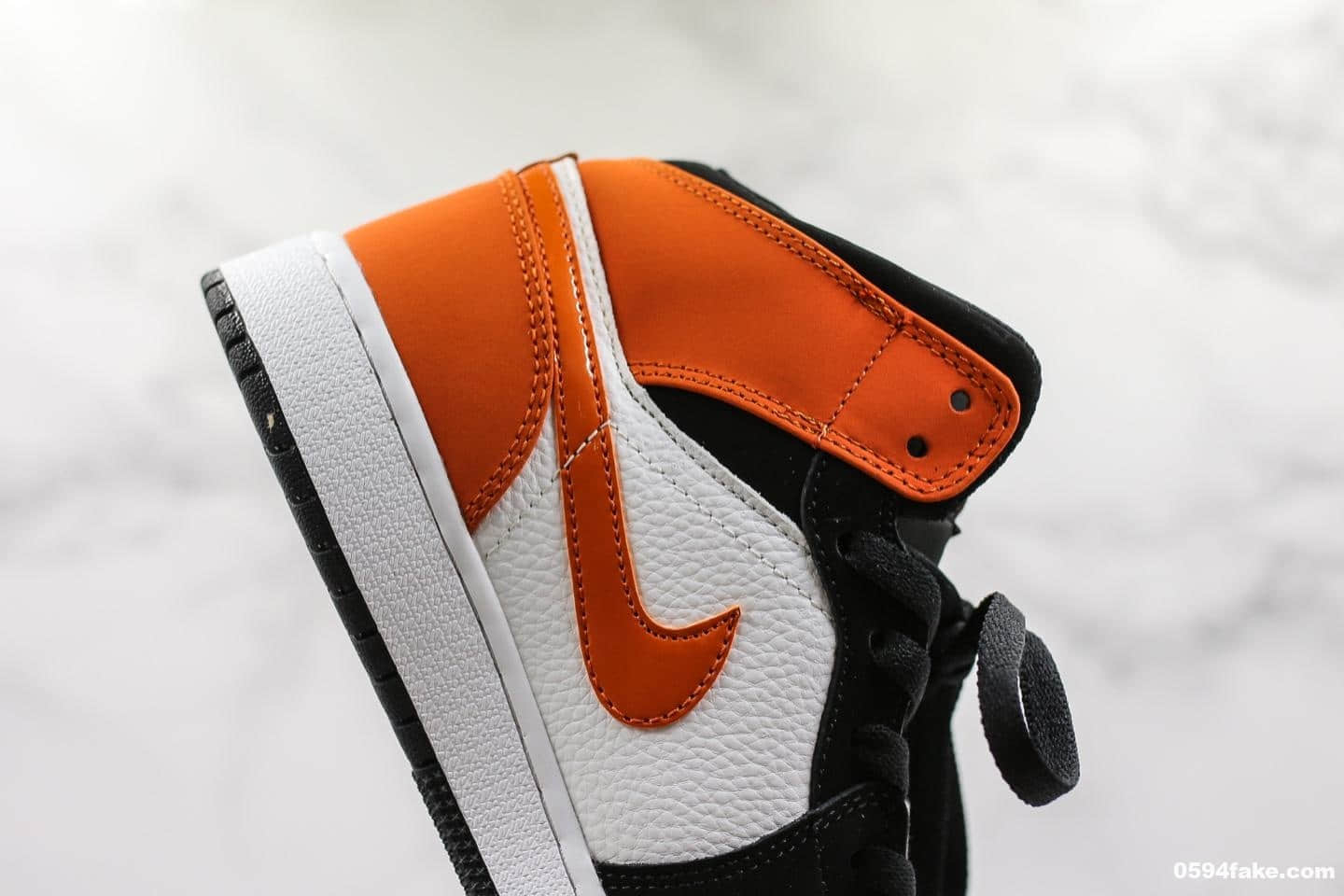 乔丹Air Jordan 1 Mid AJ1乔1中帮小扣碎中性文化篮球鞋全新批次原档案数据开发 货号:554724-058