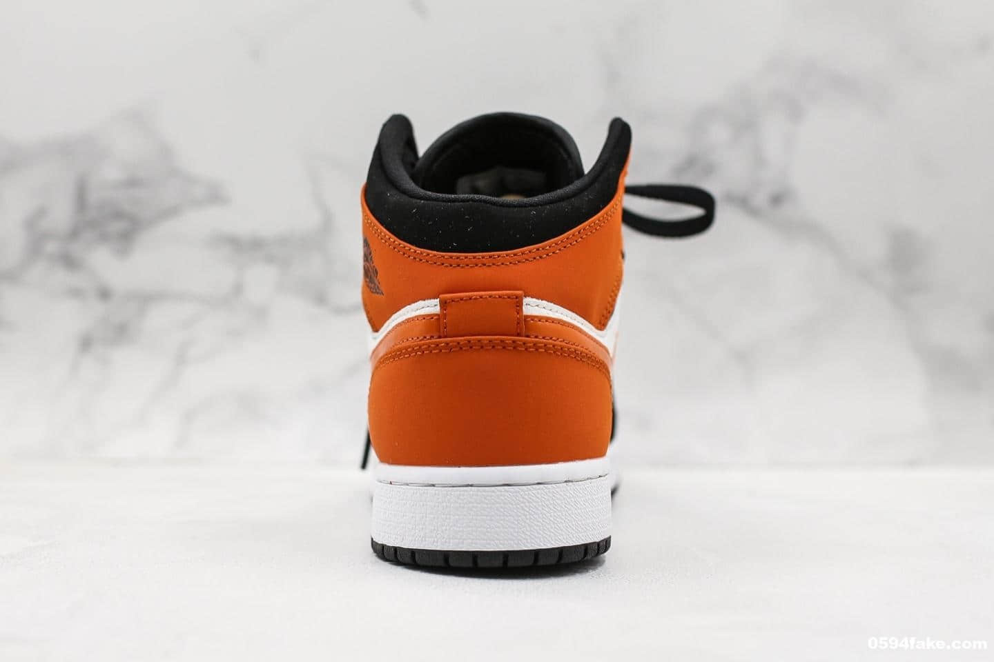 乔丹Air Jordan 1 Mid AJ1乔1中帮小扣碎中性文化篮球鞋全新批次原档案数据开发 货号:554724-058