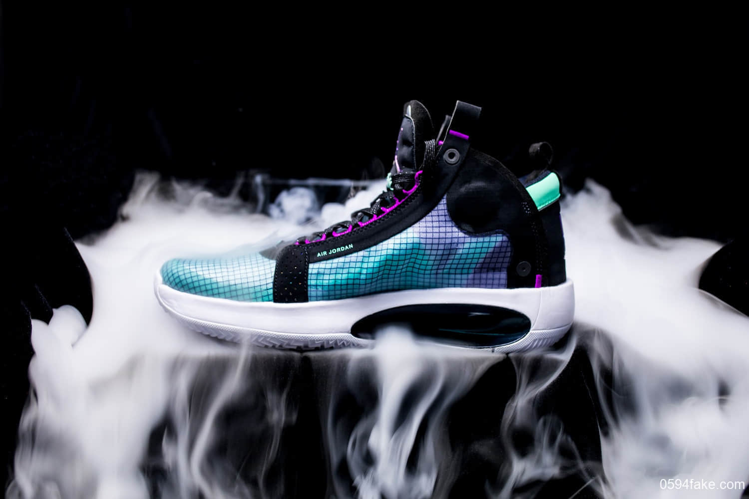 Air Jordan 34强势来袭!绝对让你赞叹不已!首发配色“Blue Void”将于9月25日发售!千万不要错过! 货号:AR3230-400