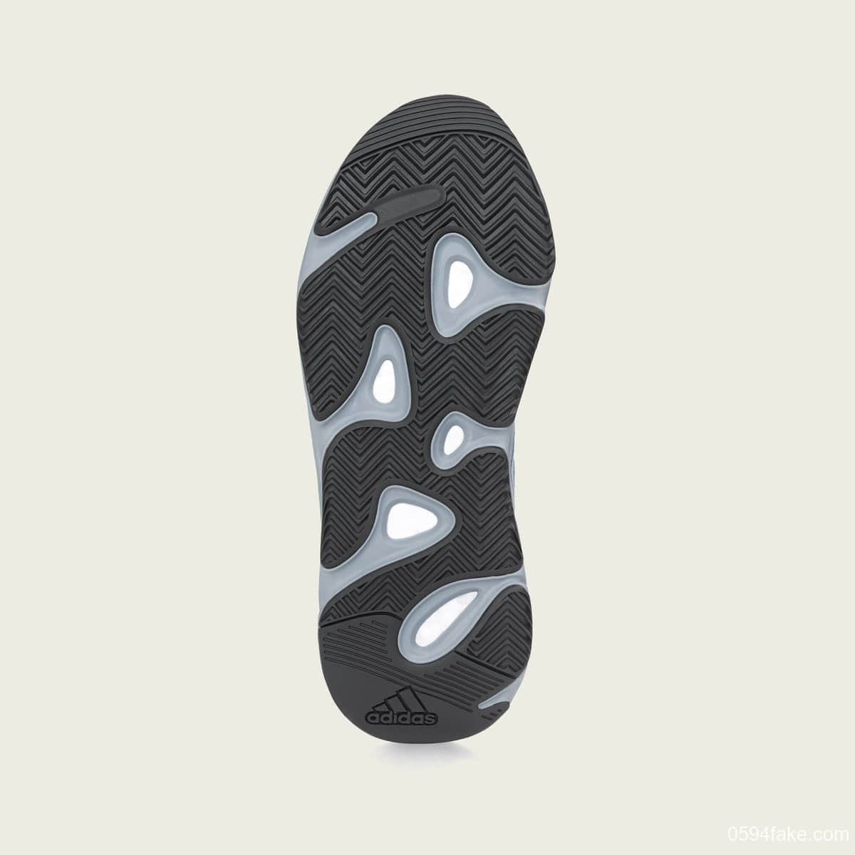 Yeezy Boost 700 V2 “Hospital Blue”官图曝光!雾霾蓝配色清新柔和!