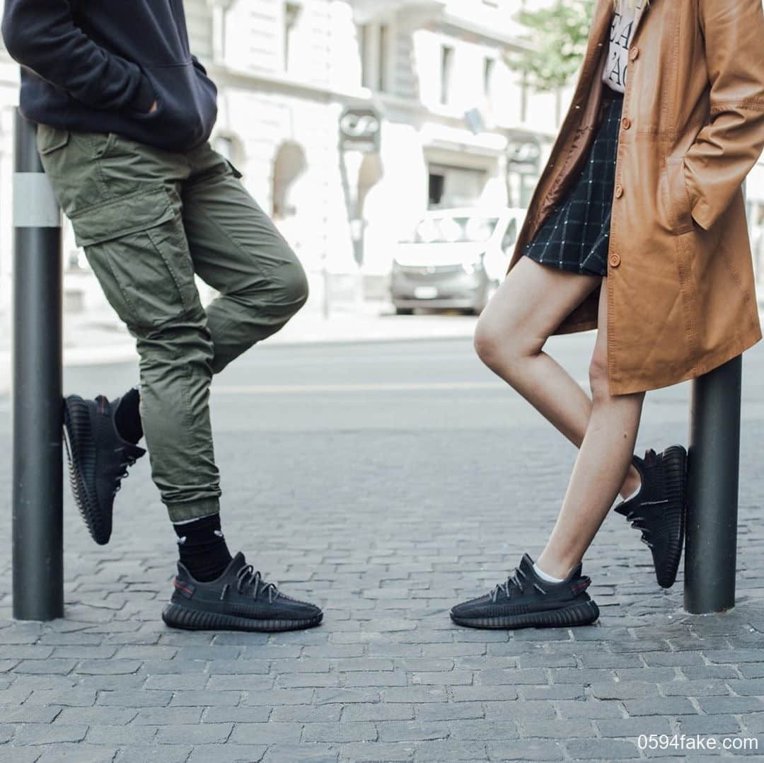 adidas Yeezy Boost 350 V2黑天使将于11月29日迎来全家族尺码补货!把握机会冲鸭! 货号:FU9006