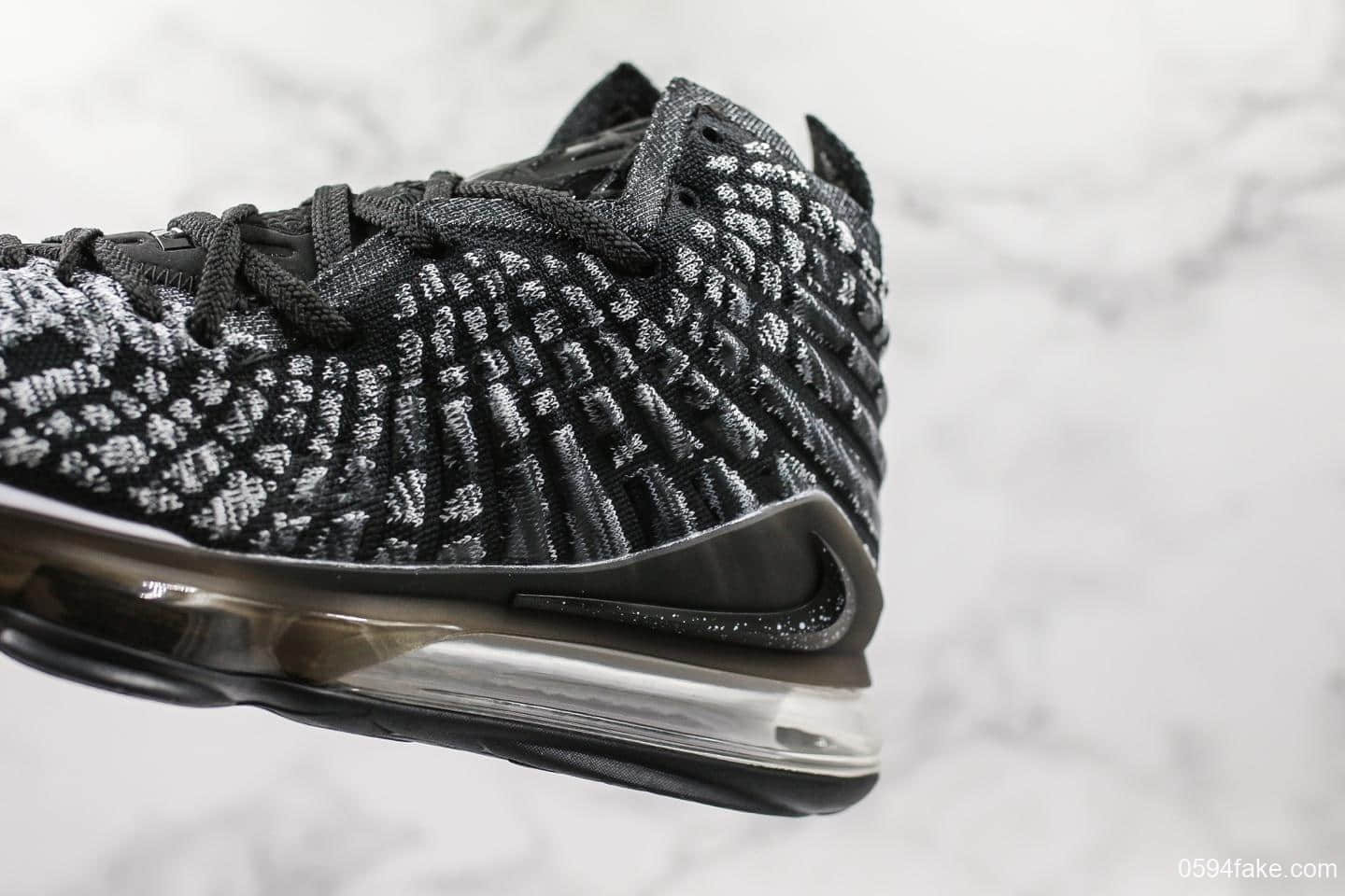 耐克Nike LeBron XVII纯原版本詹姆斯17代鸳鸯配色实战运动篮球鞋 货号:BQ3177-002