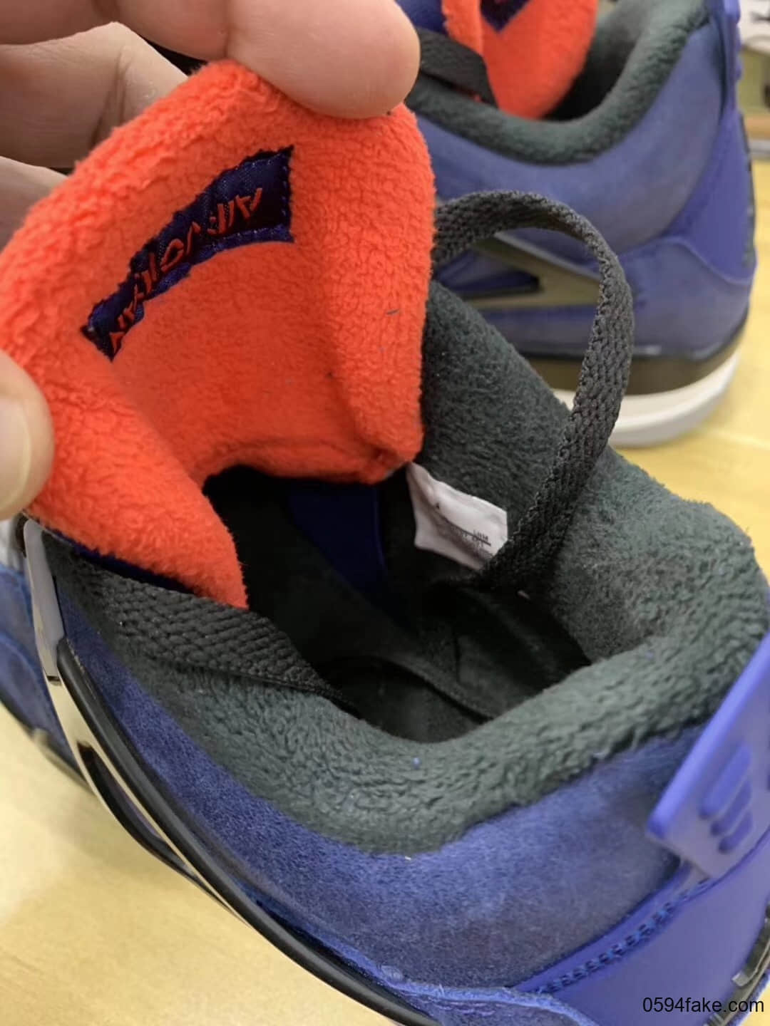 羊毛衬里温暖过冬天!Air Jordan 4 WNTR“Loyal Blue”将与12月2日发售! 货号:CQ9597-401