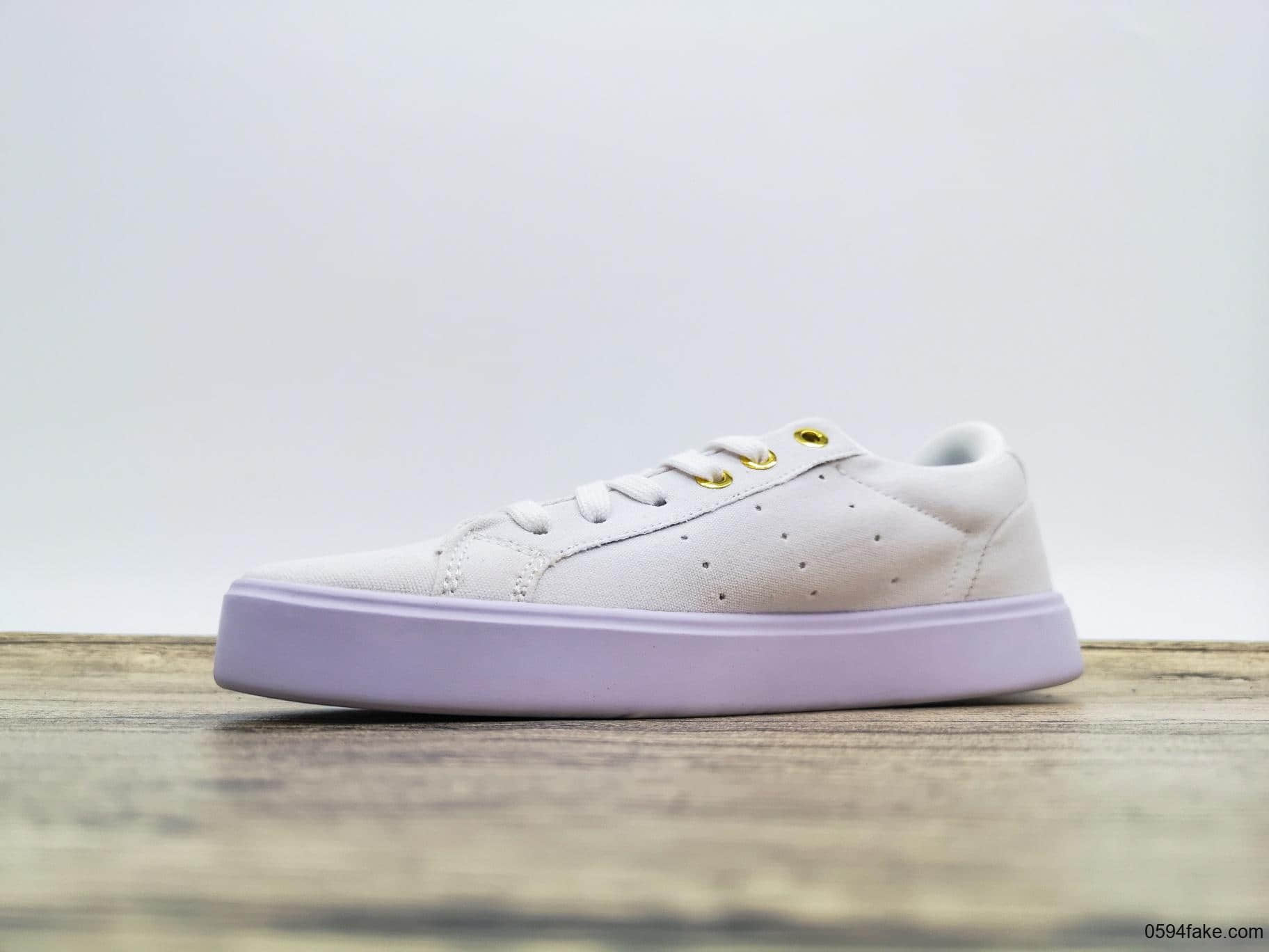 阿迪达斯Adidas Originals Sleek Canvas W公司级三叶草时髦平底系列经典百搭休闲运动小白板鞋帆布全白金 货号:DB3256