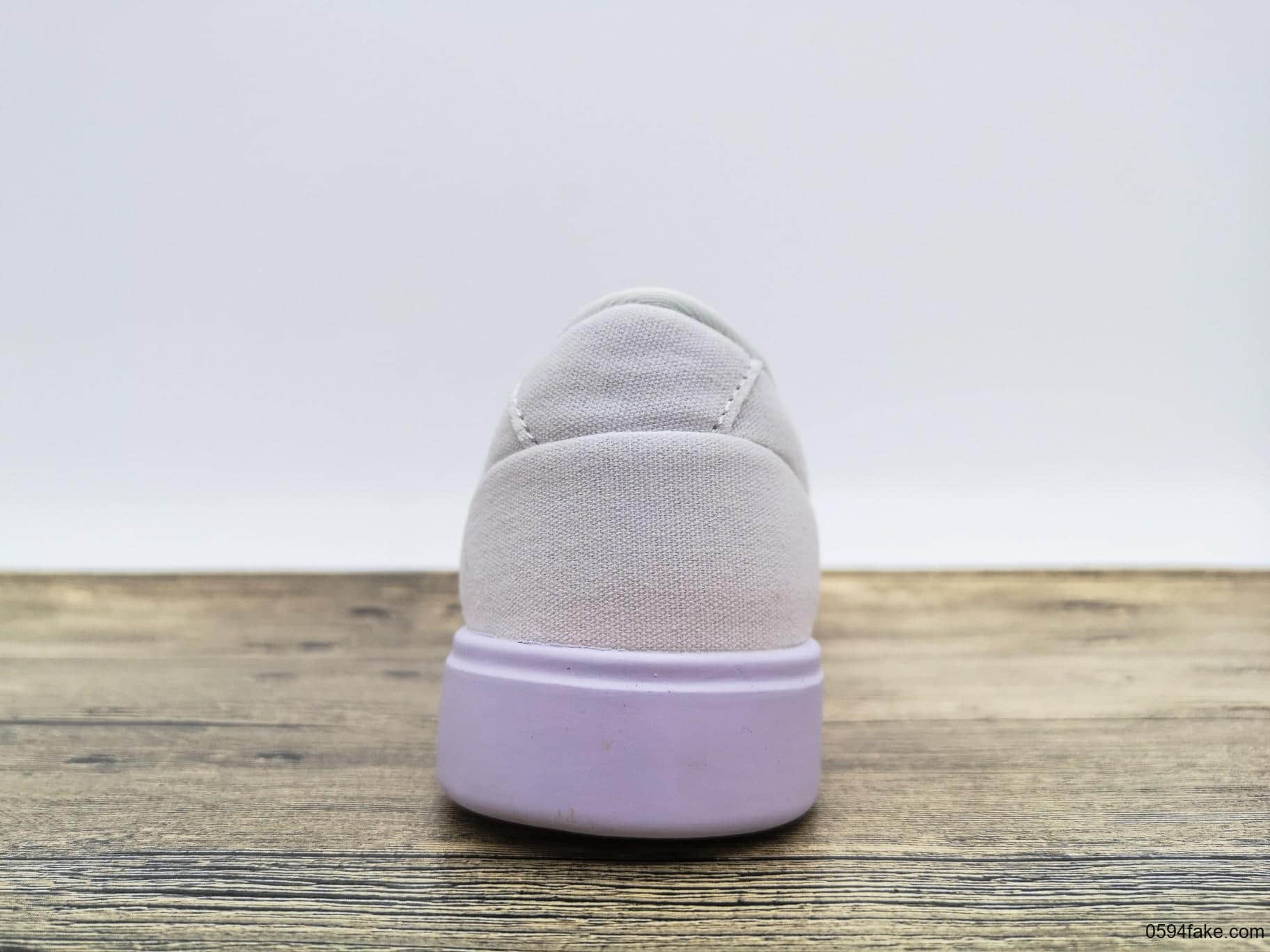 阿迪达斯Adidas Originals Sleek Canvas W公司级三叶草时髦平底系列经典百搭休闲运动小白板鞋帆布全白金 货号:DB3256