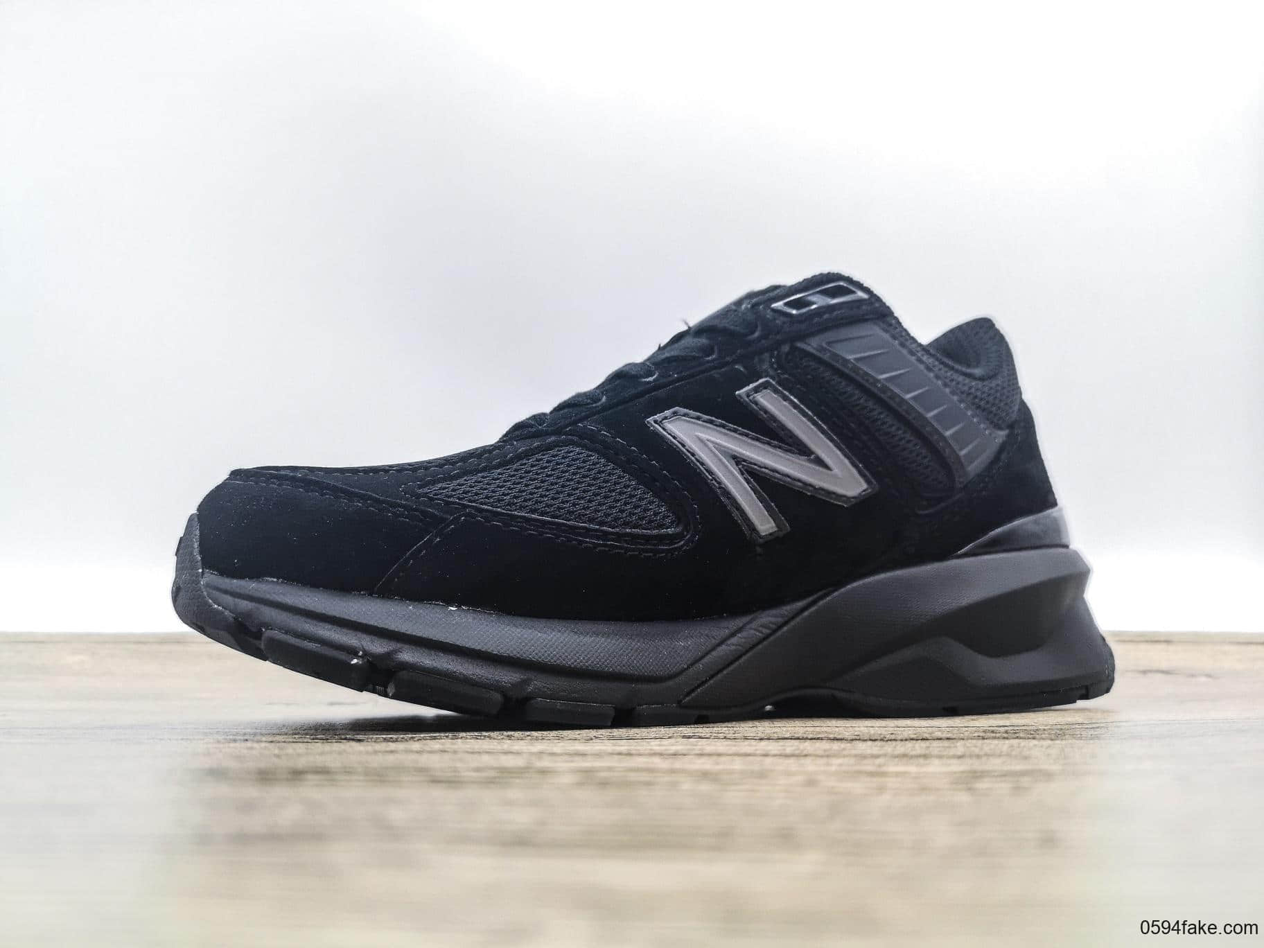 新百伦New Balance 990V5纯原版本正确TPU鞋跟设计搭载ENCAP橡胶大底休闲总统慢跑鞋 货号：M990BB5