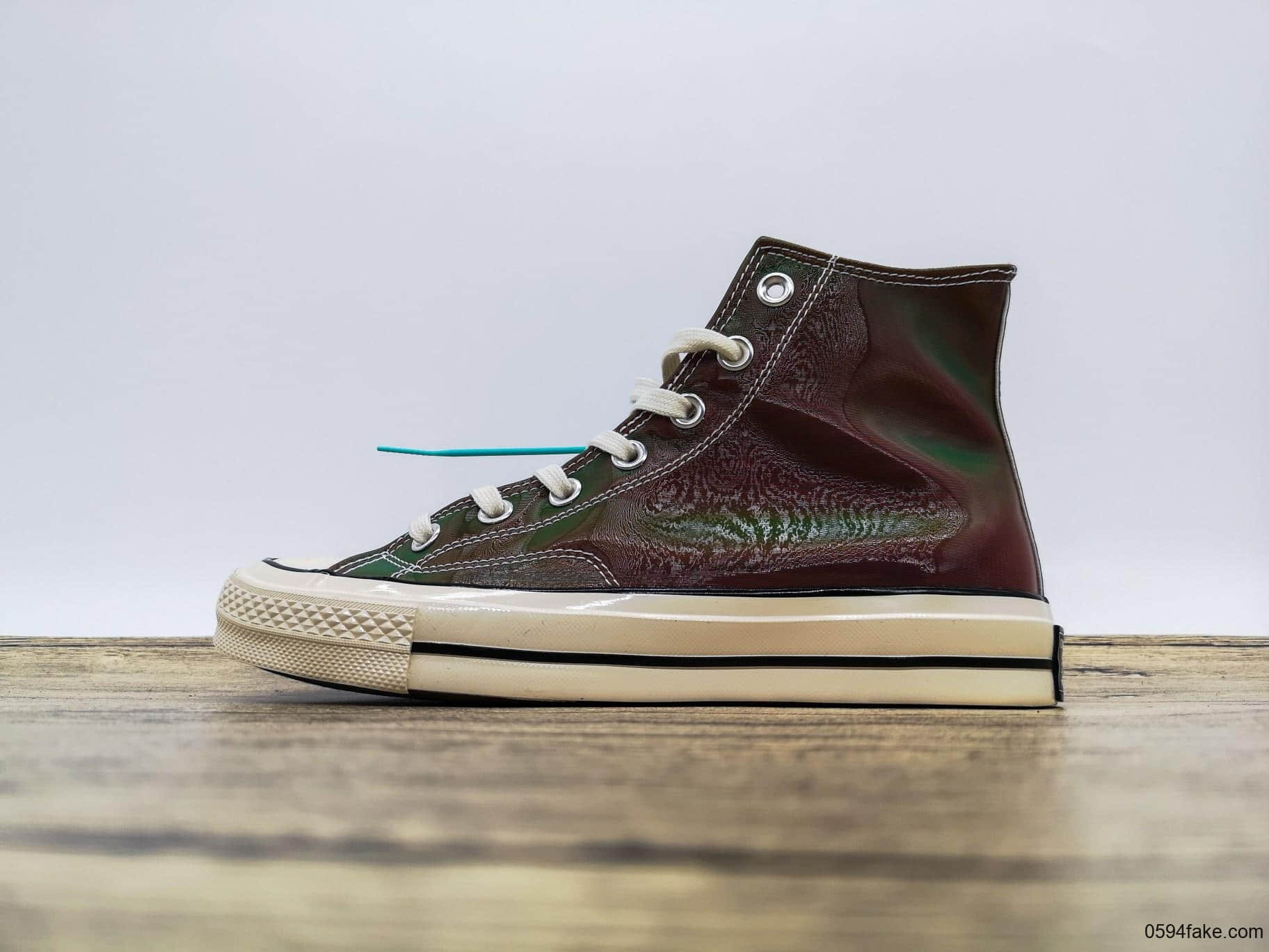 匡威Converse Chuck Taylor All Star 1970S公司级真标硫化版本复刻系列高帮休闲硫化板鞋炫彩渐变彩虹 货号:666667C